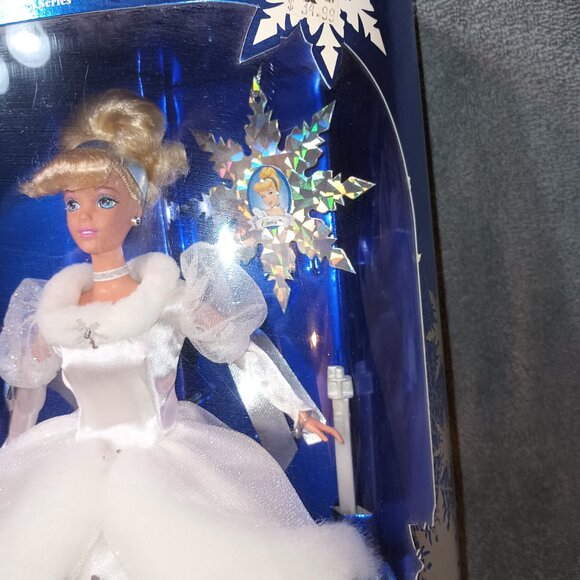 NEW 1996 Disney Holiday Princess Cinderella Doll Special Edition Mattel 16090 - Picture 2 of 11
